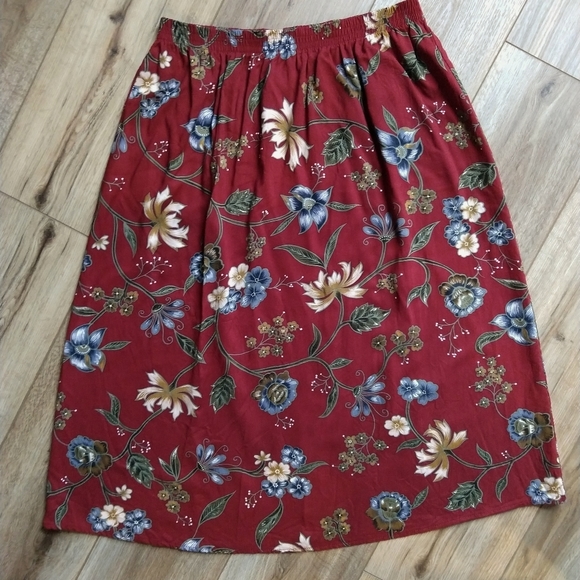 Vintage Floral Skirt - Picture 2 of 4